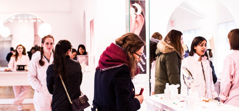 4 ways to turn holiday shoppers into regular customers
