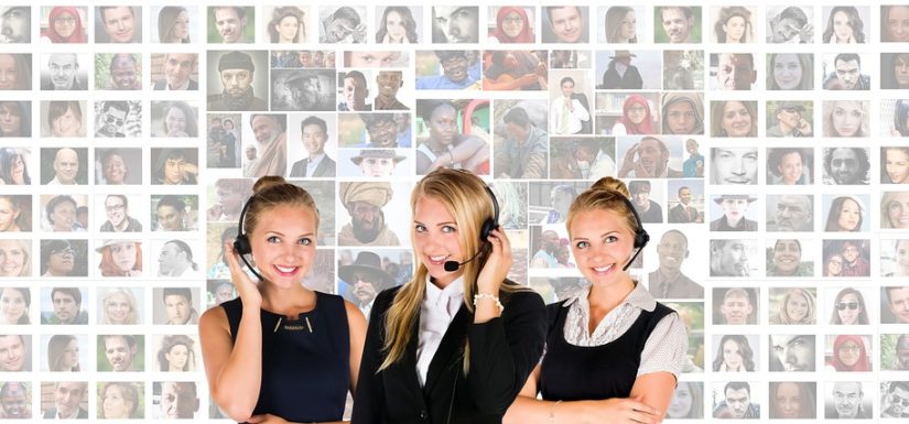 Outsourcing customer service: pros and cons for small business